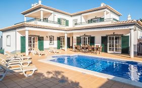 Villa Isa - Heated Pool - Free Wi-Fi - Air Con